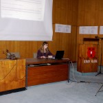 befragung08 Die Frau am Mikro