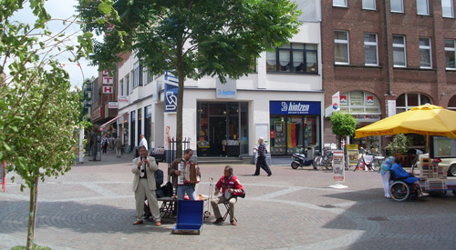 Spiel mir das Lied von der Geschäftsaufgabe Straßenszene