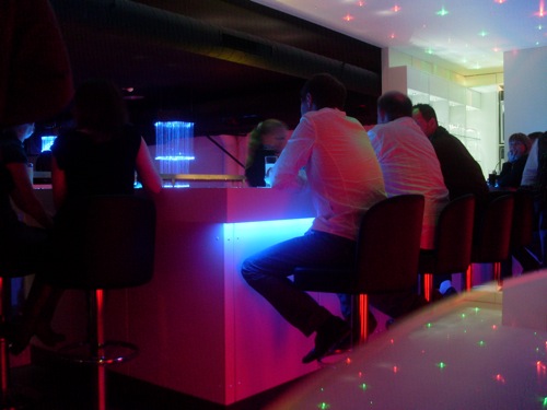 Nightfever von innen: Sehr weiß, sehr sauber innenansicht