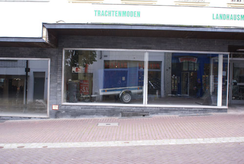 Auf einen groben Klotz gehört ein grober Keil Anhänger