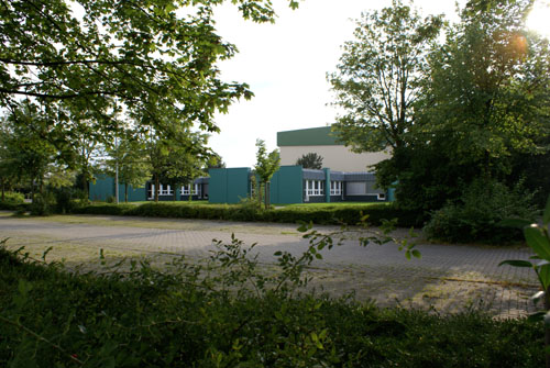 Grün ist die Hoffnung: Im Technologie-Zentrum Kleve wird an der Zukunft der Welt gearbeitet (heute leider geschlossen) Schild